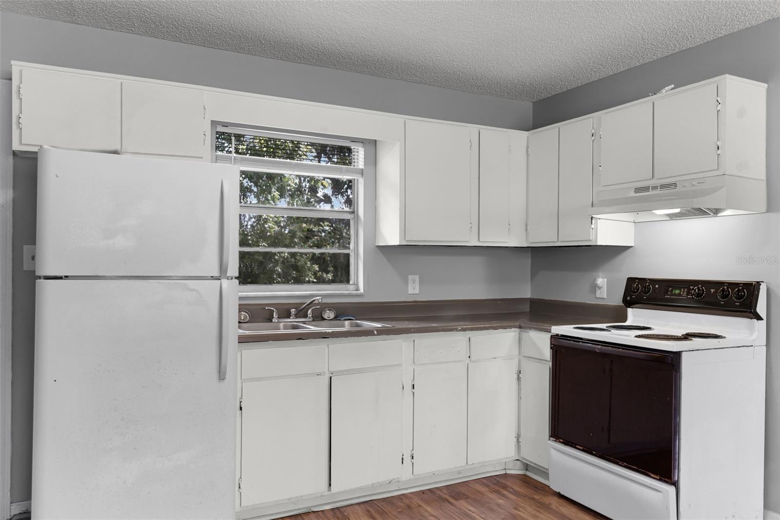 PINE CREST ADD HOLLY HILL - Residential Lease