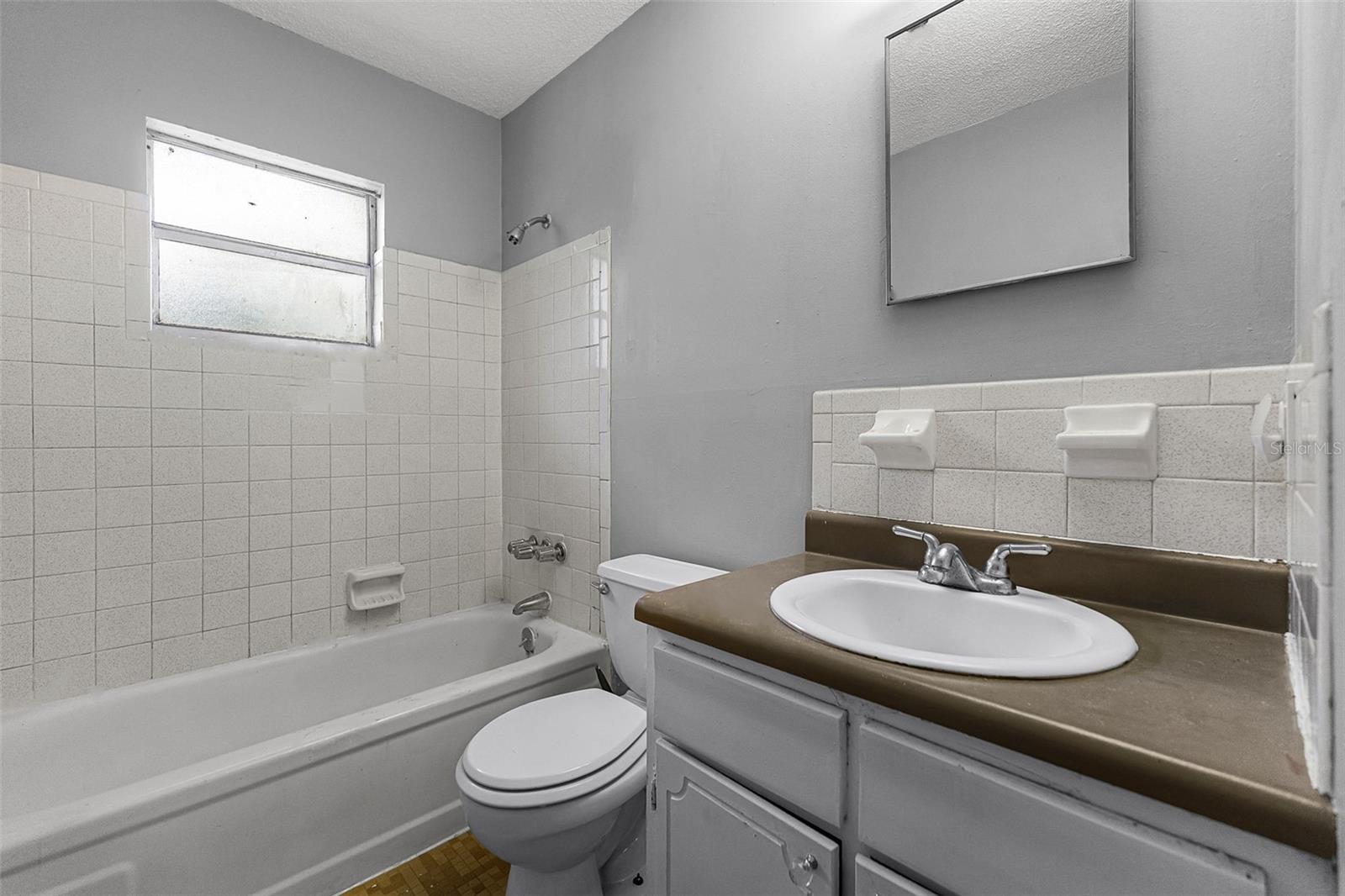 PINE CREST ADD HOLLY HILL - Residential Lease