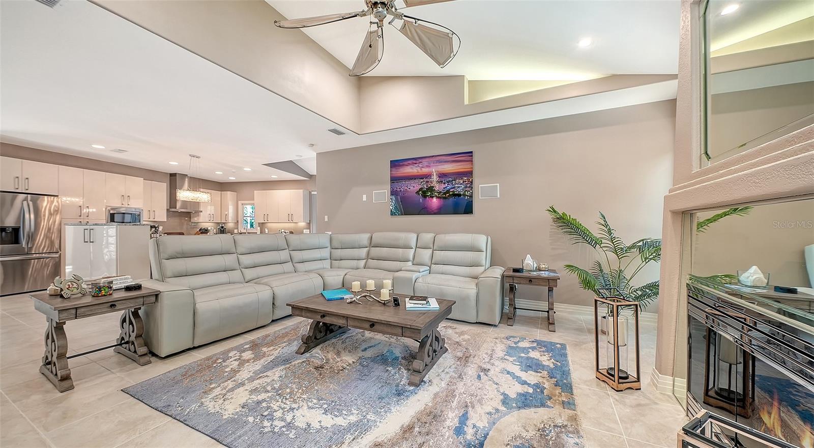 BAY ISLES - Residential