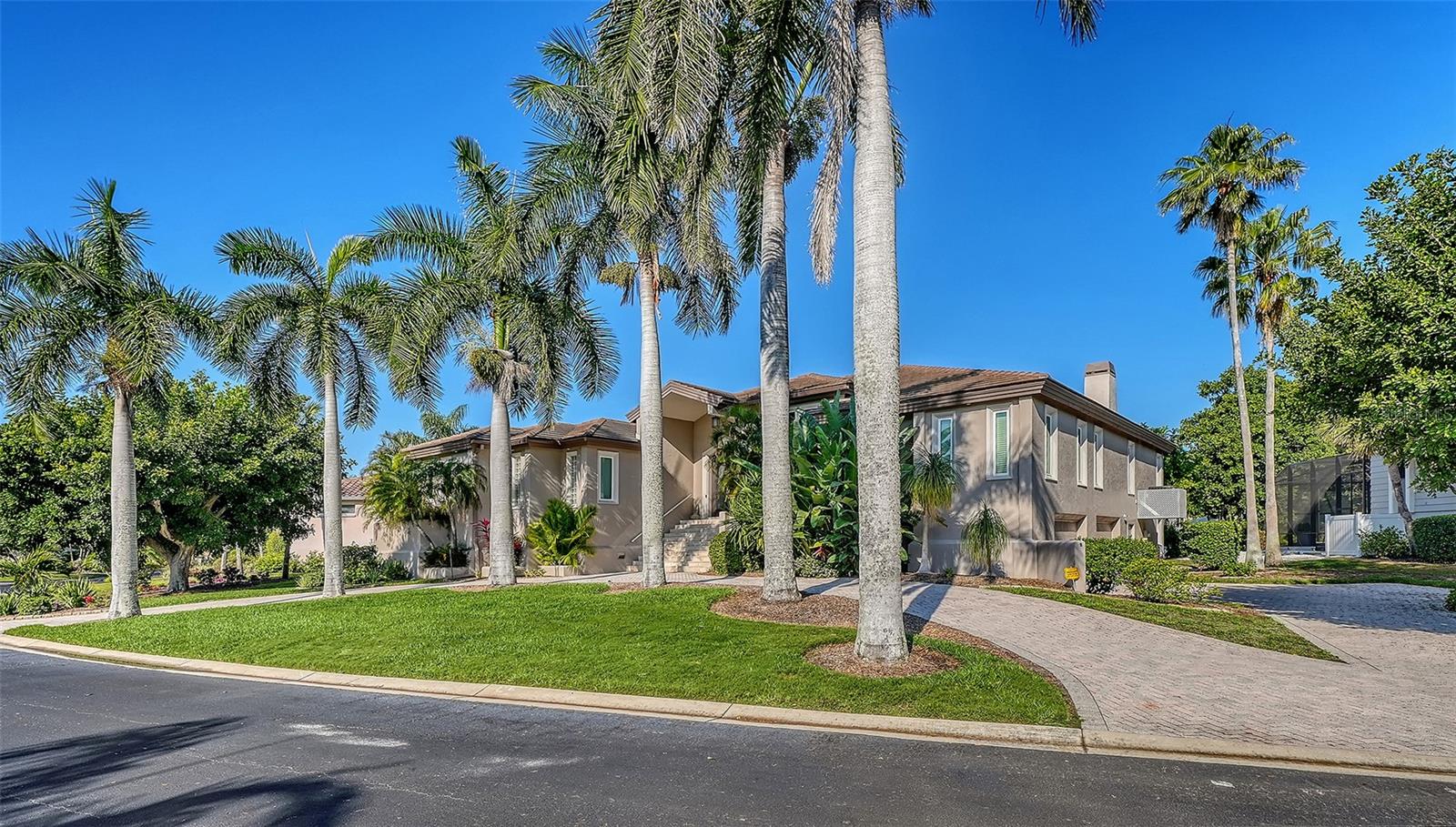 BAY ISLES - Residential