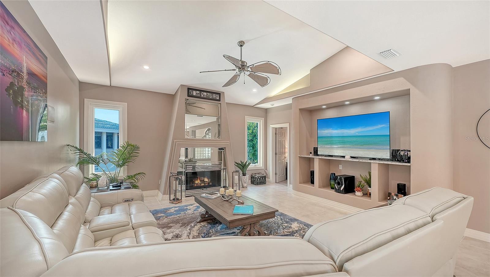 BAY ISLES - Residential