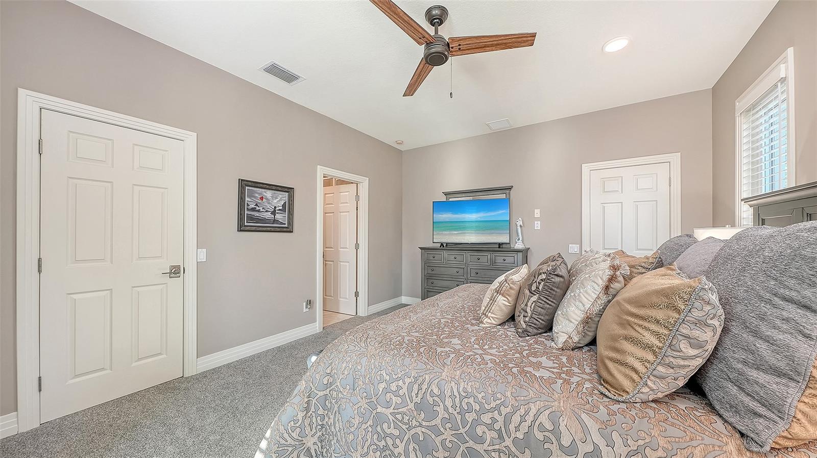 BAY ISLES - Residential