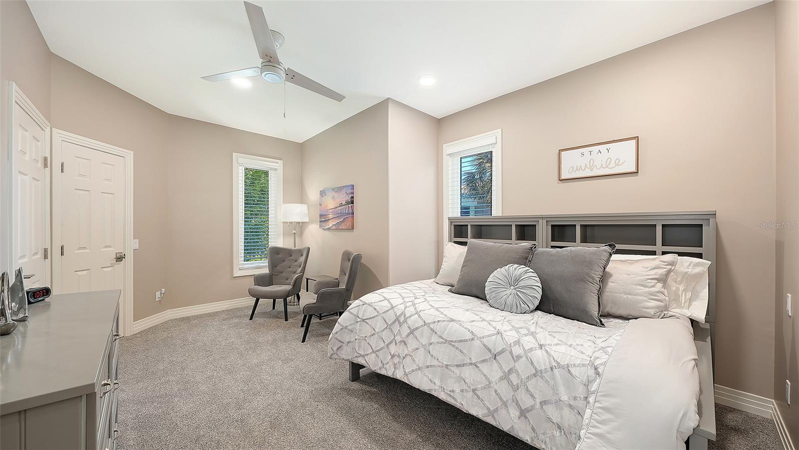 BAY ISLES - Residential