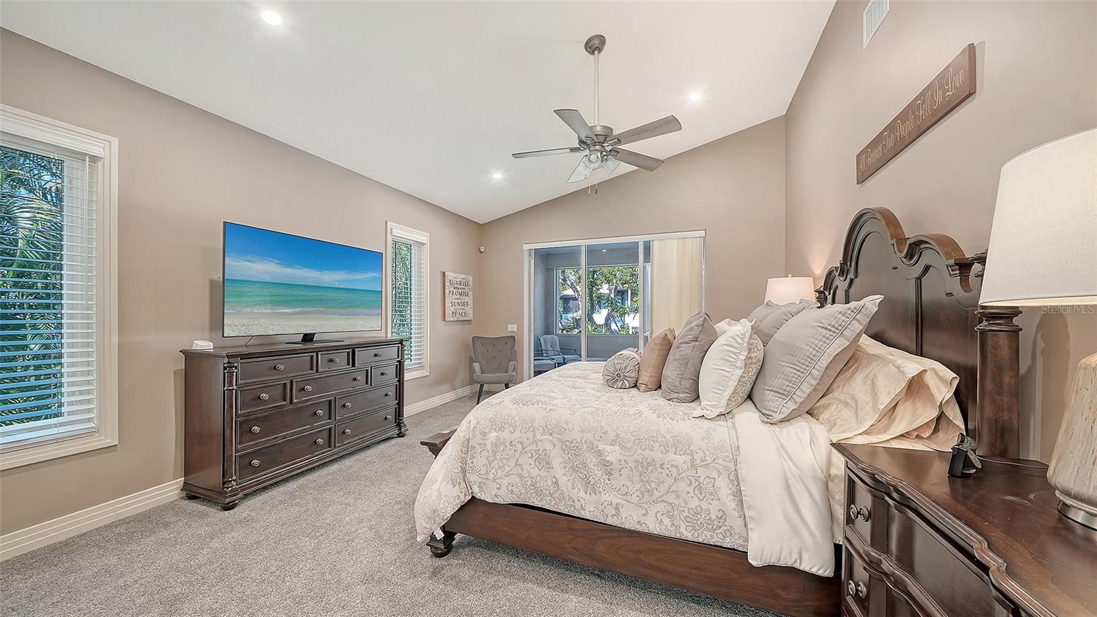 BAY ISLES - Residential