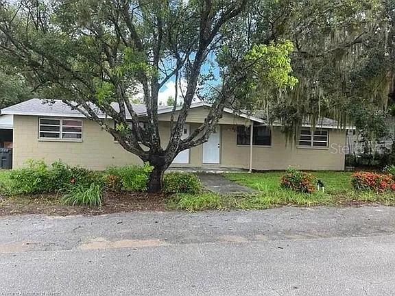Updated duplex in Avon Park bringing in $1050/month each side private rent. We are not renewing leases so that the new owner is able to start fresh. It has the potential to be rented via section 8 and bring in approximately $1375 monthly. https://www.lakelandhousing.org/housing/paymentstandards/
Unfinished area in the back can be converted to more rental income or private garage.
With No HOA, New AC and newer roof, Live in one side and rent the other out or utilize as a straight cash cow.