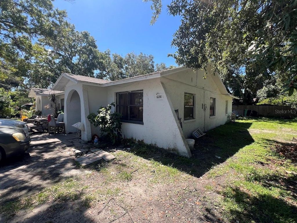 Photo of 1026 61st Avenue Drive E, Bradenton, FL 34203 (MLS # A4668875)