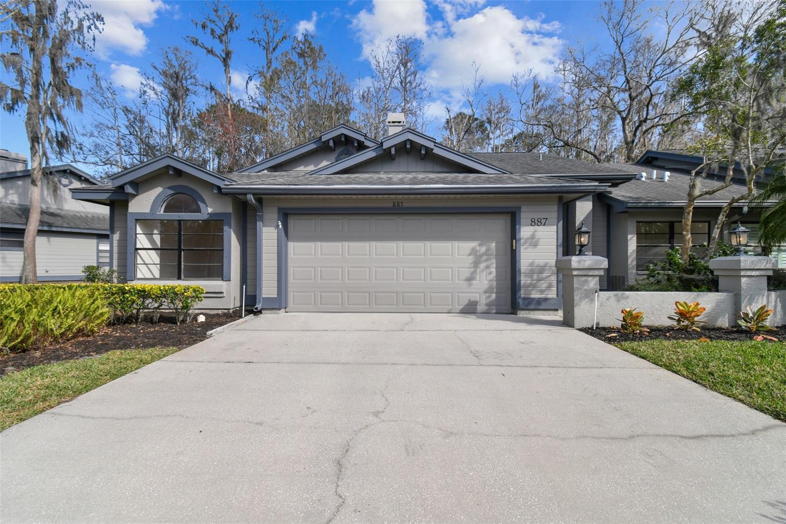 887 LUCAS LANE