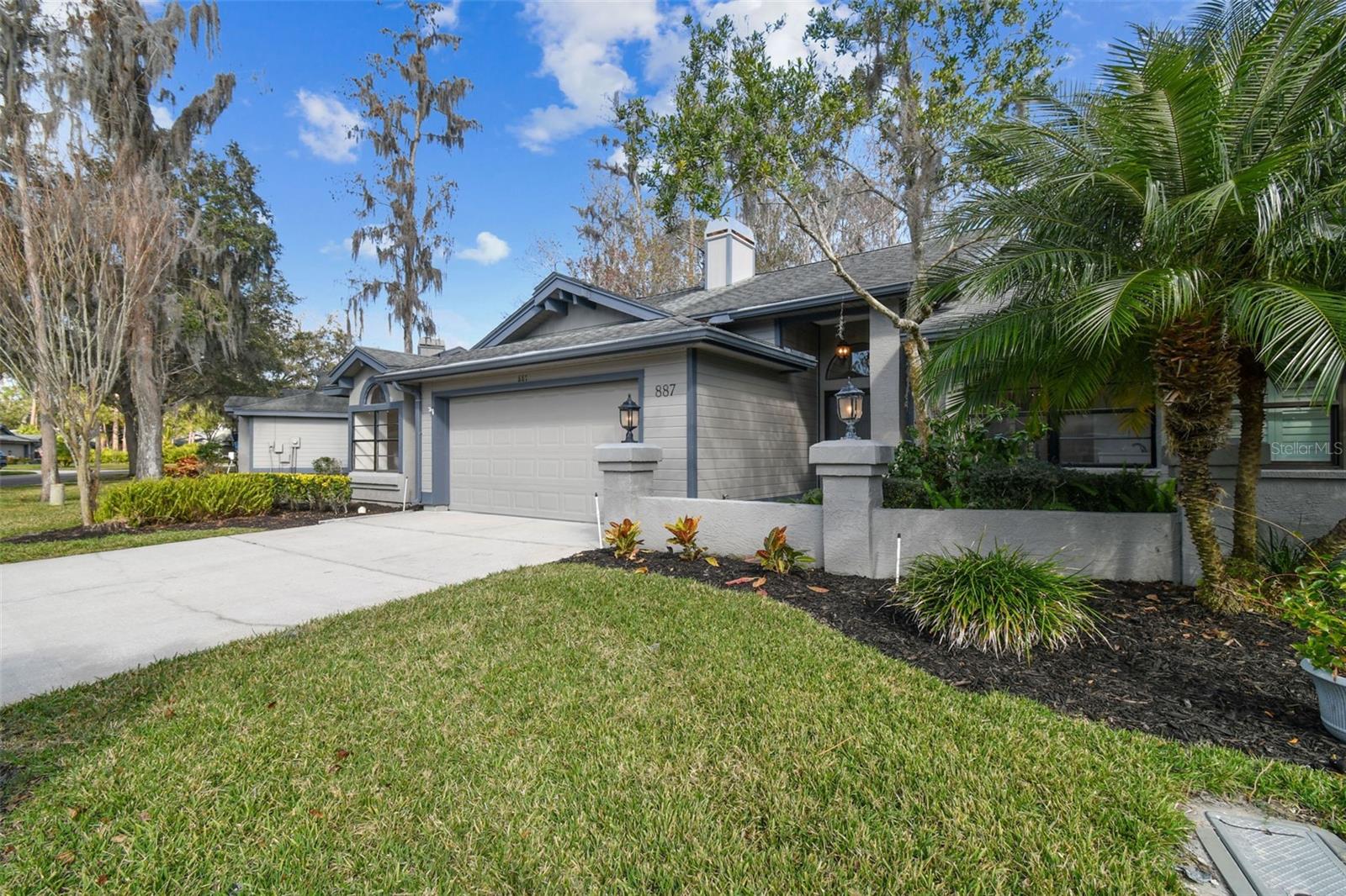 887 LUCAS LANE