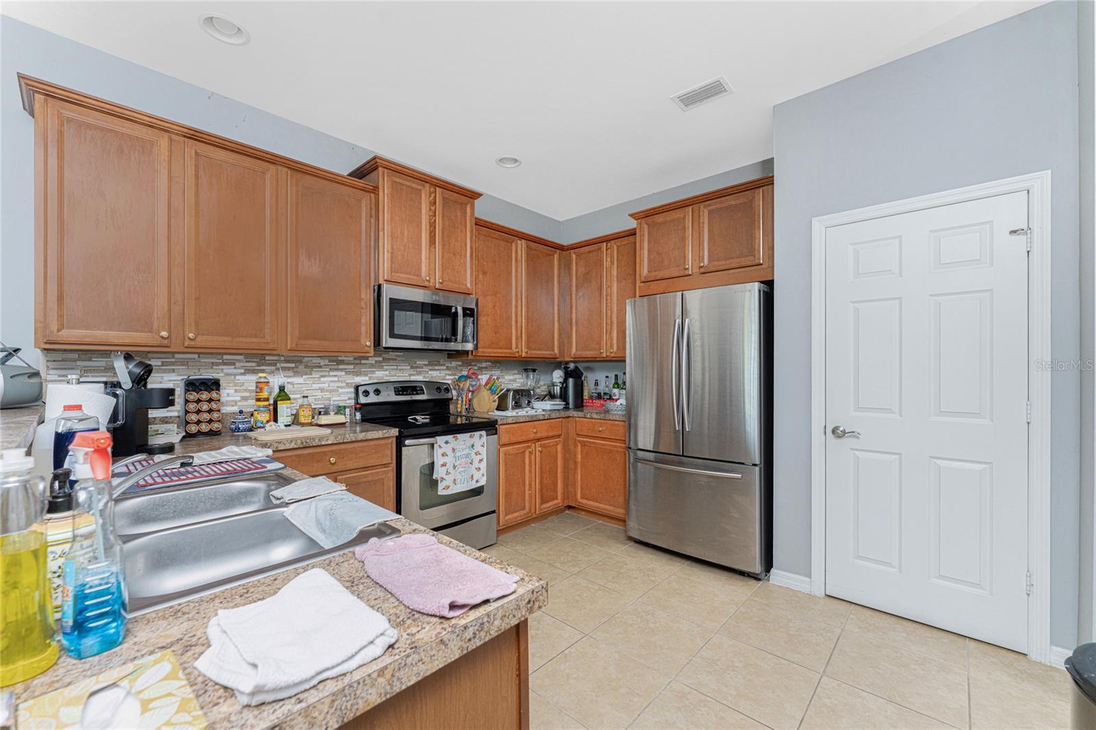 RIO VILLA LAKES - Residential