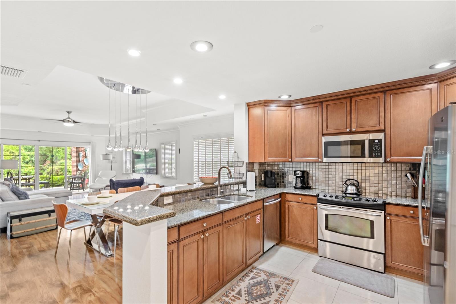 VILLAS AT REUNION SQUARE CONDO PH 3 - Residential