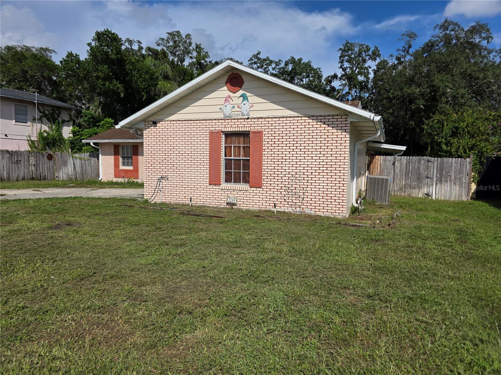 3289 SHERINGHAM ROAD