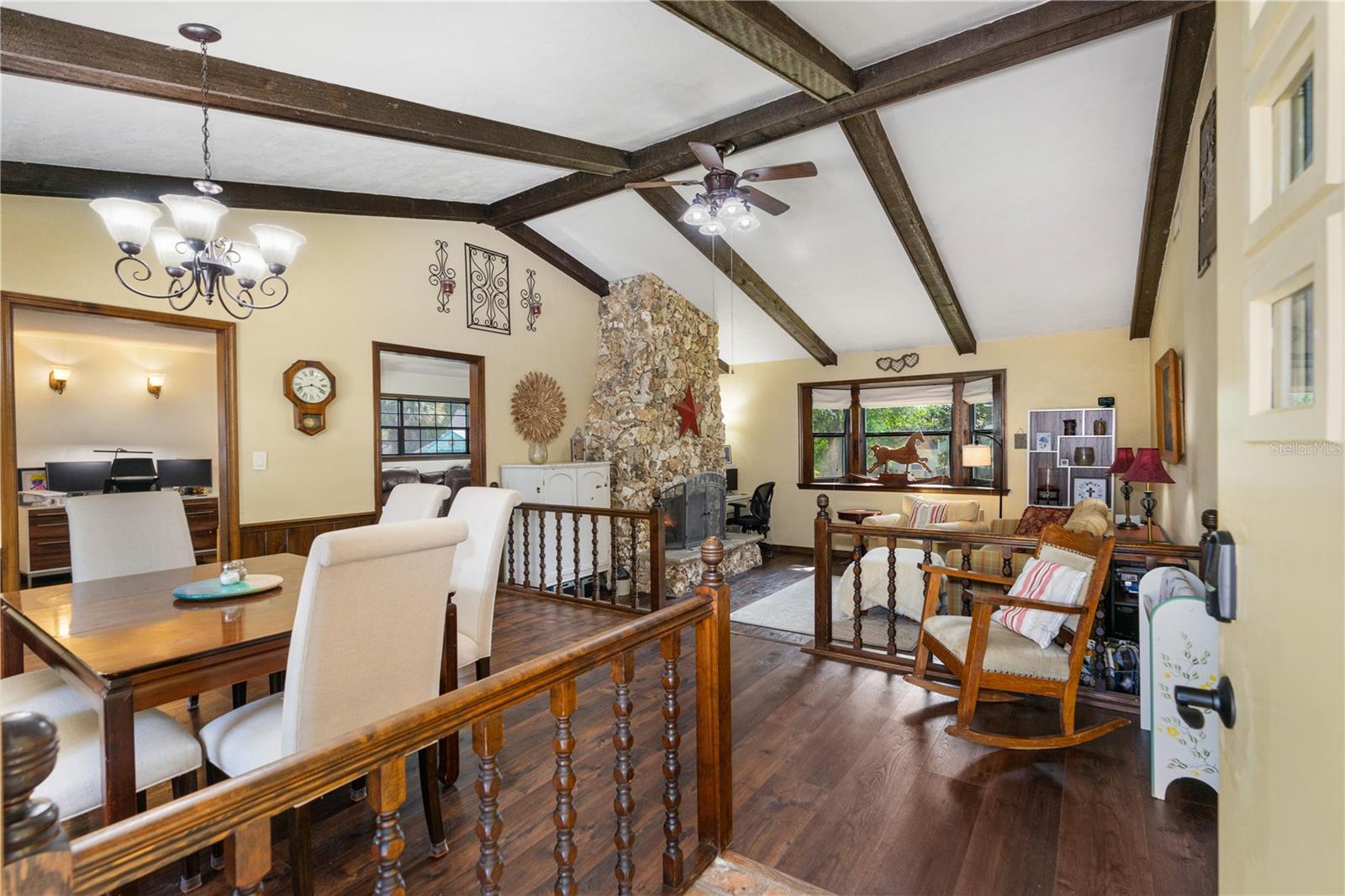 1206 PARKSIDE DRIVE