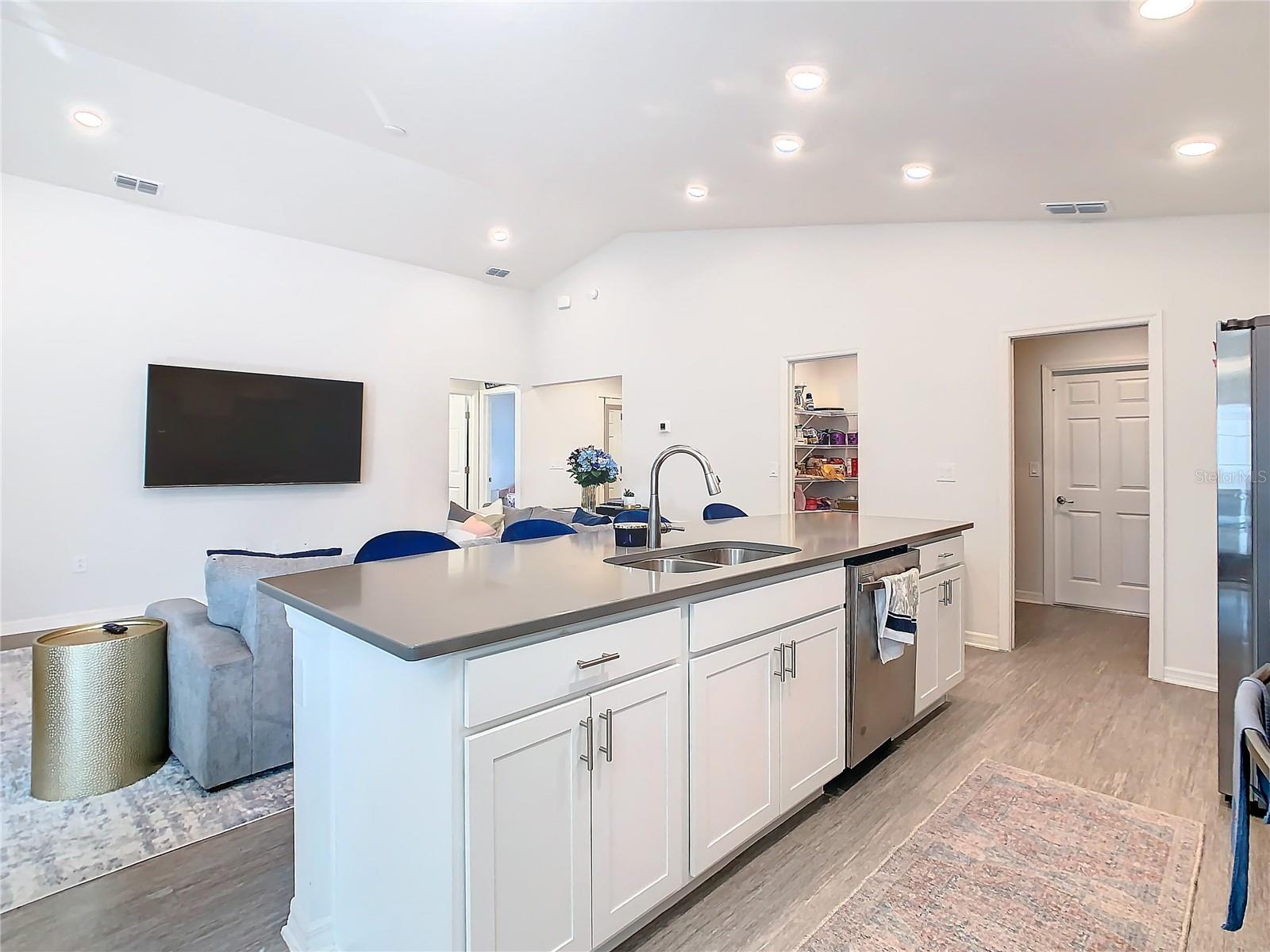 SCENIC BLUFF PH 2 - Residential
