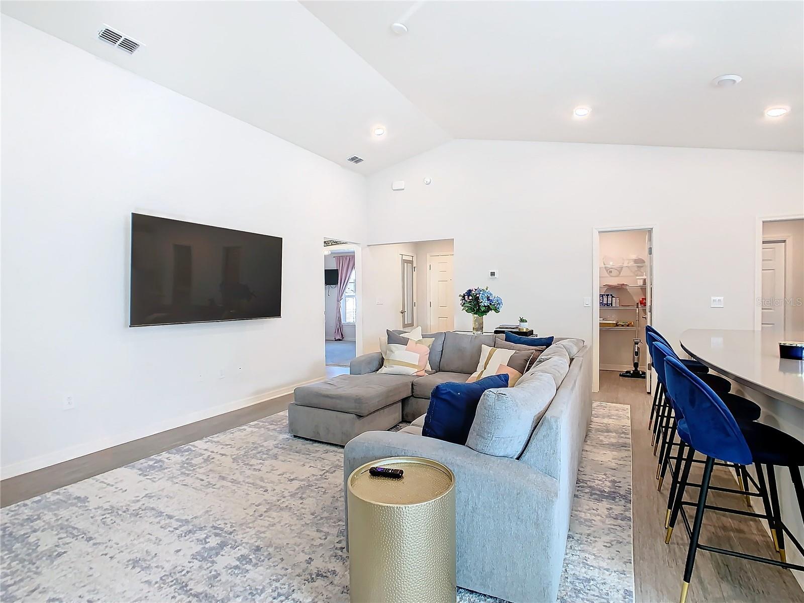 SCENIC BLUFF PH 2 - Residential