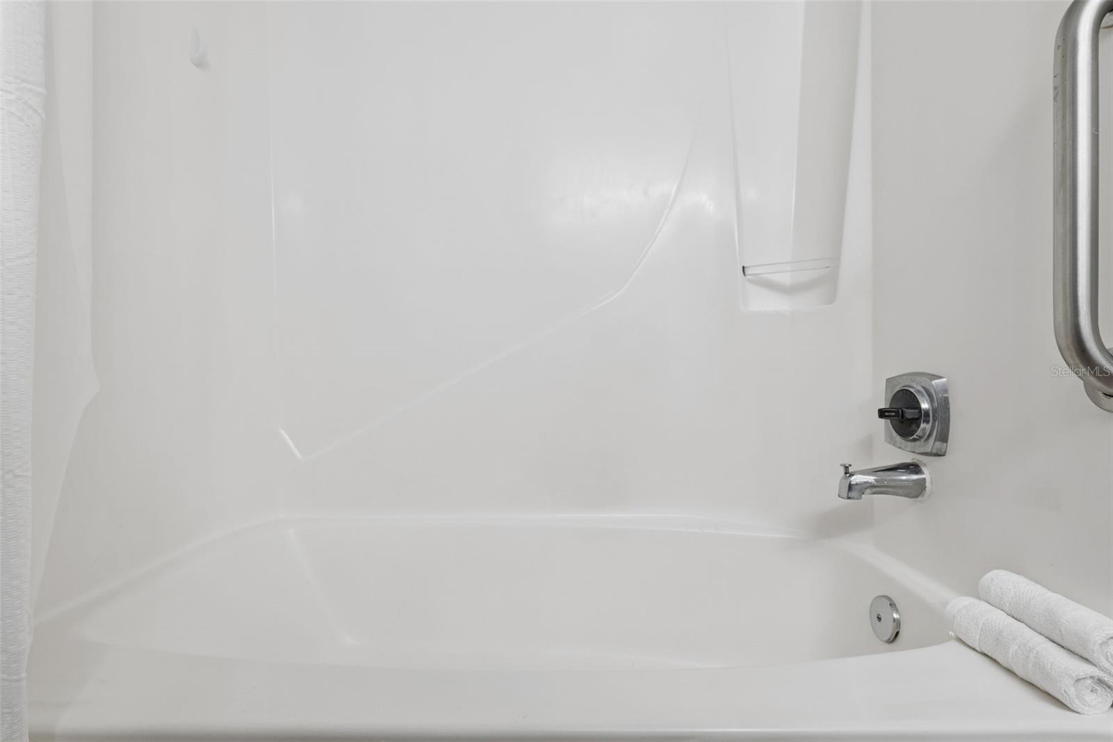 WATERSIDE AT CRANES ROOST A CONDO COMMUNITY - Residential