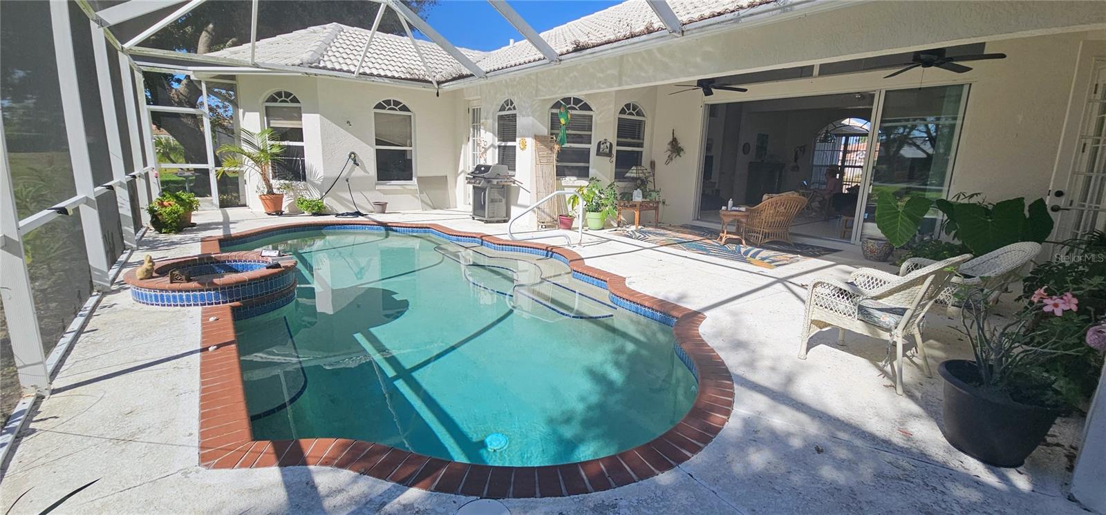 CHESTNUT CREEK MANORS - Residential Lease