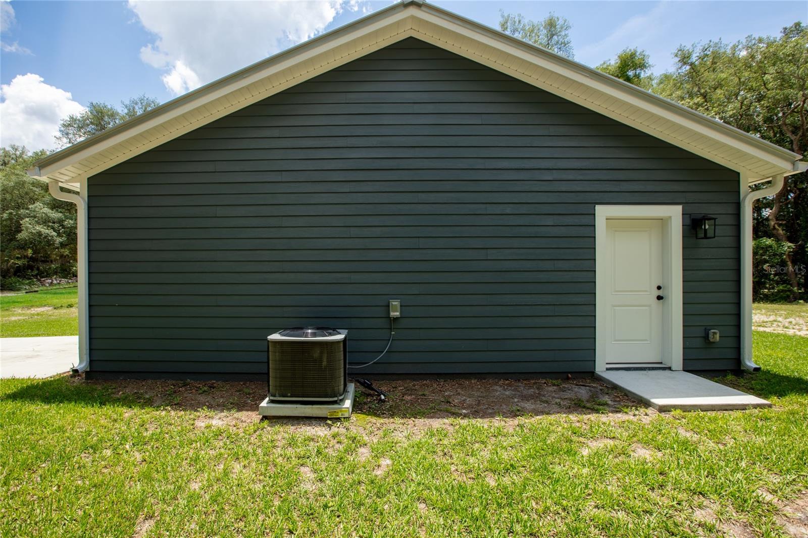 207 N PALMETTO AVENUE