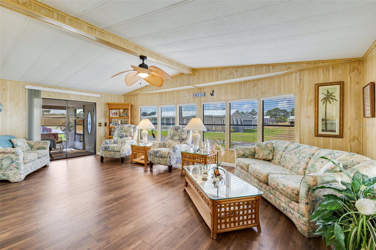 LA CASA MHP CO-OP - Residential