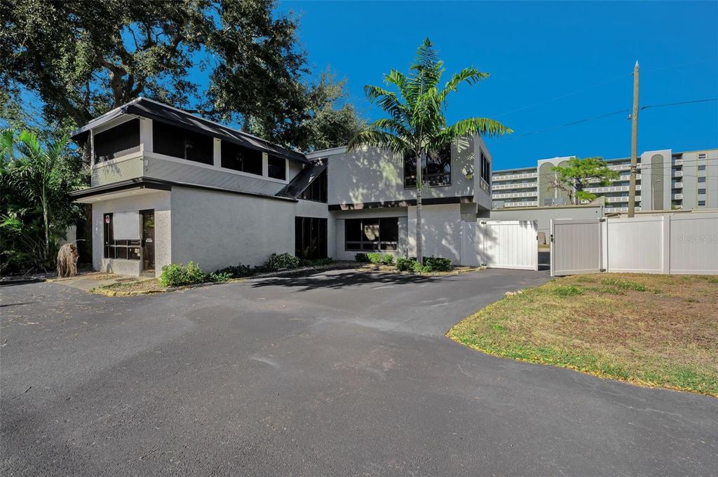 Photo of 7321 1st Avenue S, St Petersburg, FL 33707 (MLS # TB8470111)