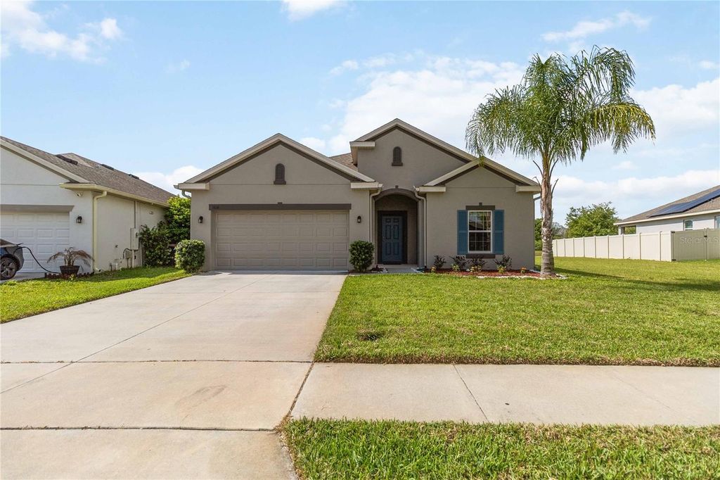 Photo of 1651 Chatsworth Circle, Saint Cloud, FL 34771 (MLS # S5146716)