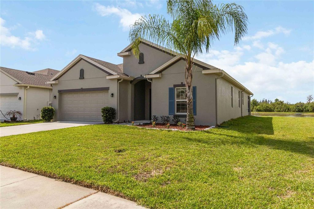 Photo of 1651 Chatsworth Circle, Saint Cloud, FL 34771 (MLS # S5146716)