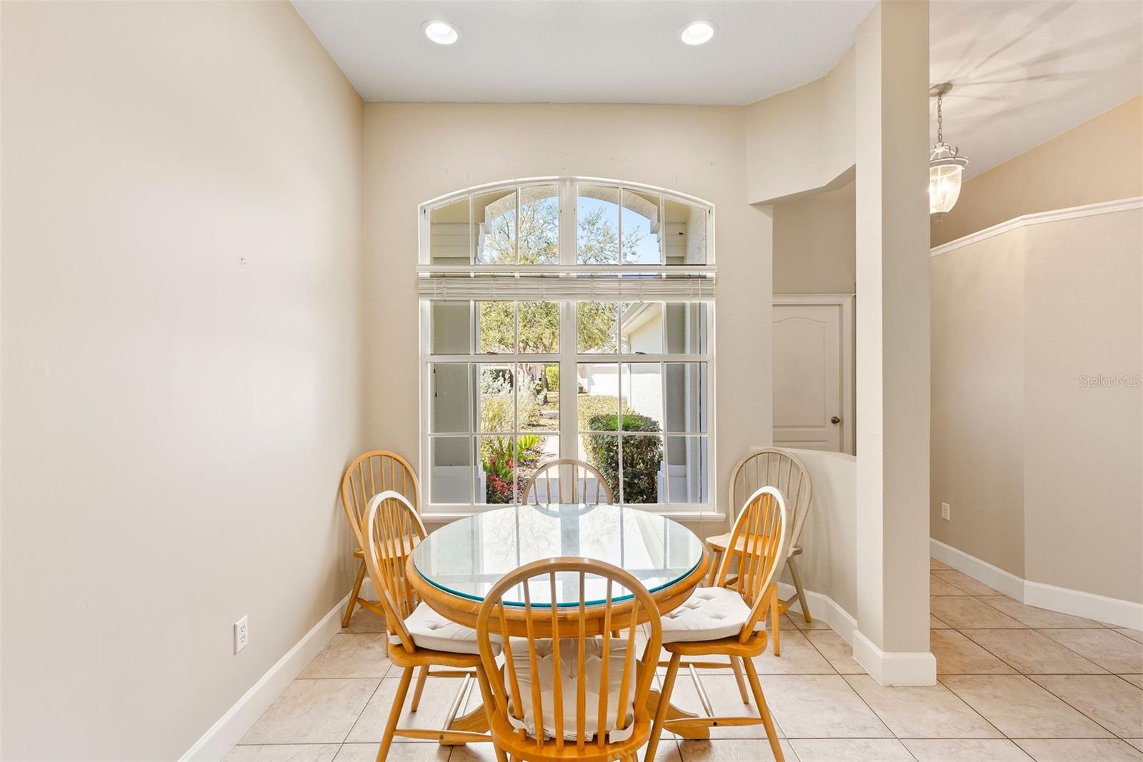 1422 CARLOW CIRCLE