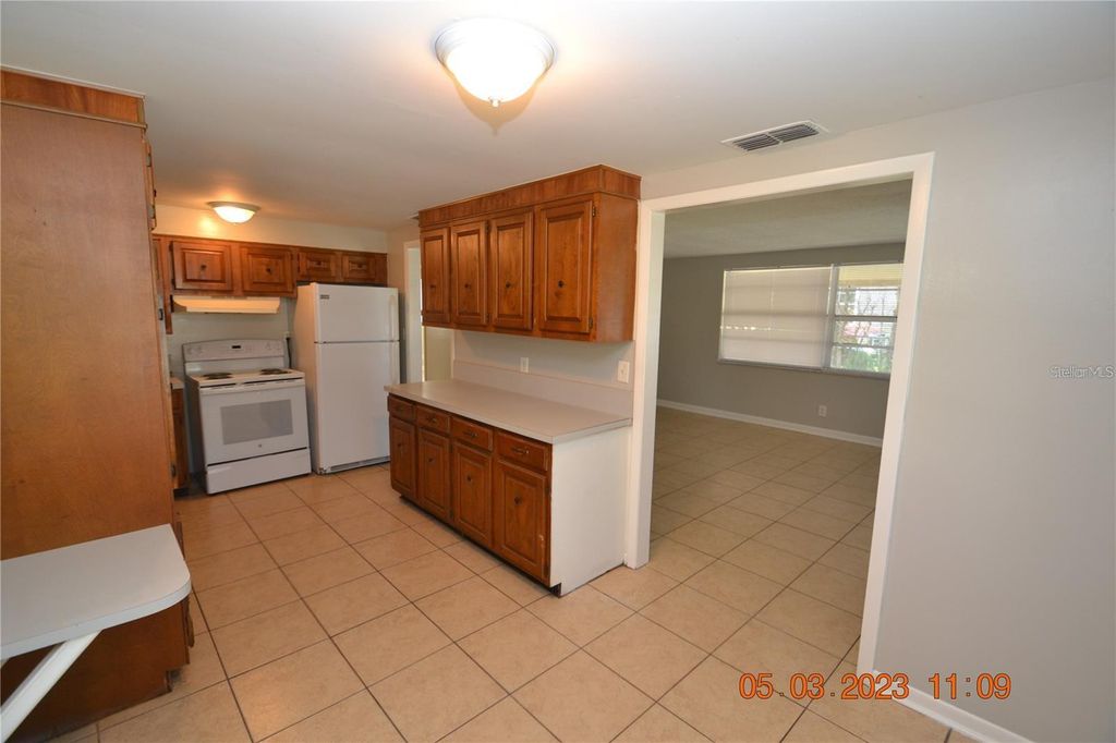 Photo of 300 Midwood Drive, Plant City, FL 33566 (MLS # W7876196)