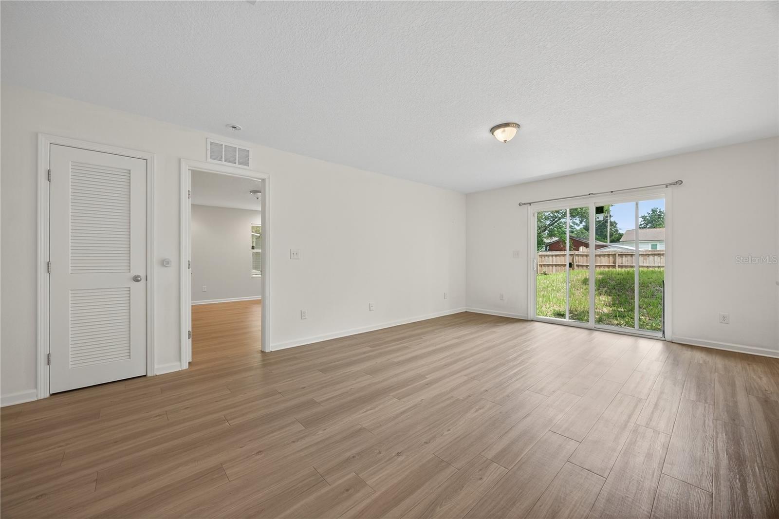 LAKE SIDE PARK - Residential