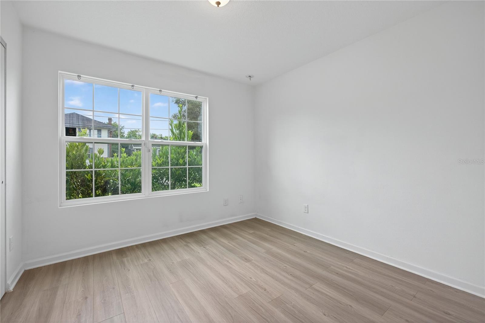 LAKE SIDE PARK - Residential