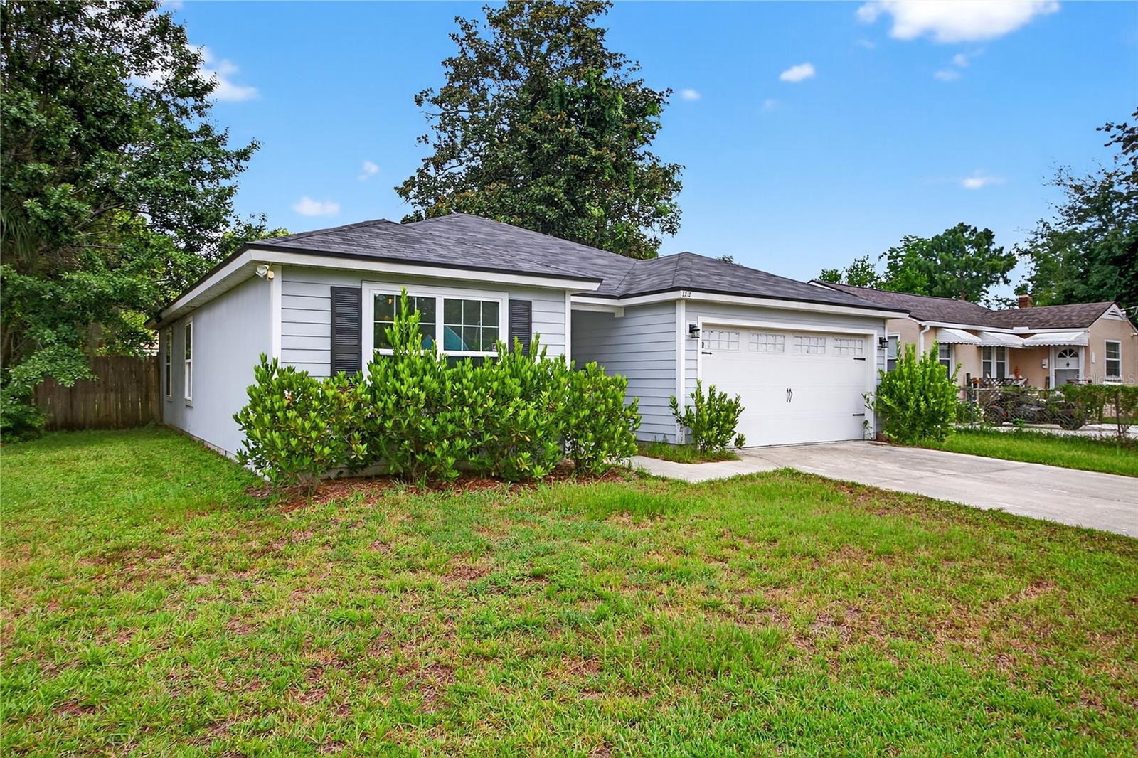 LAKE SIDE PARK - Residential