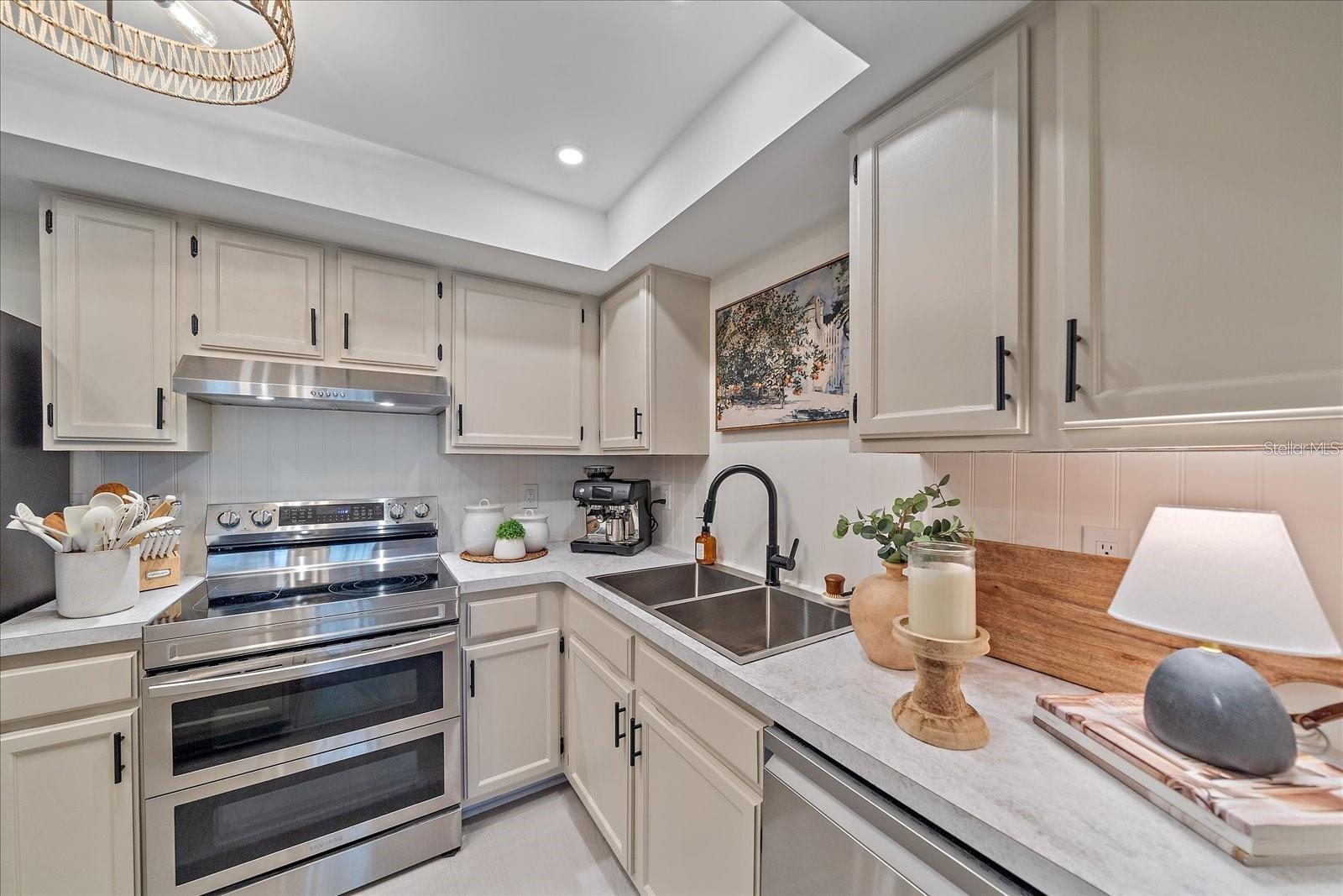 FAIRWAYS OF CAPRI PH 1 - Residential Lease