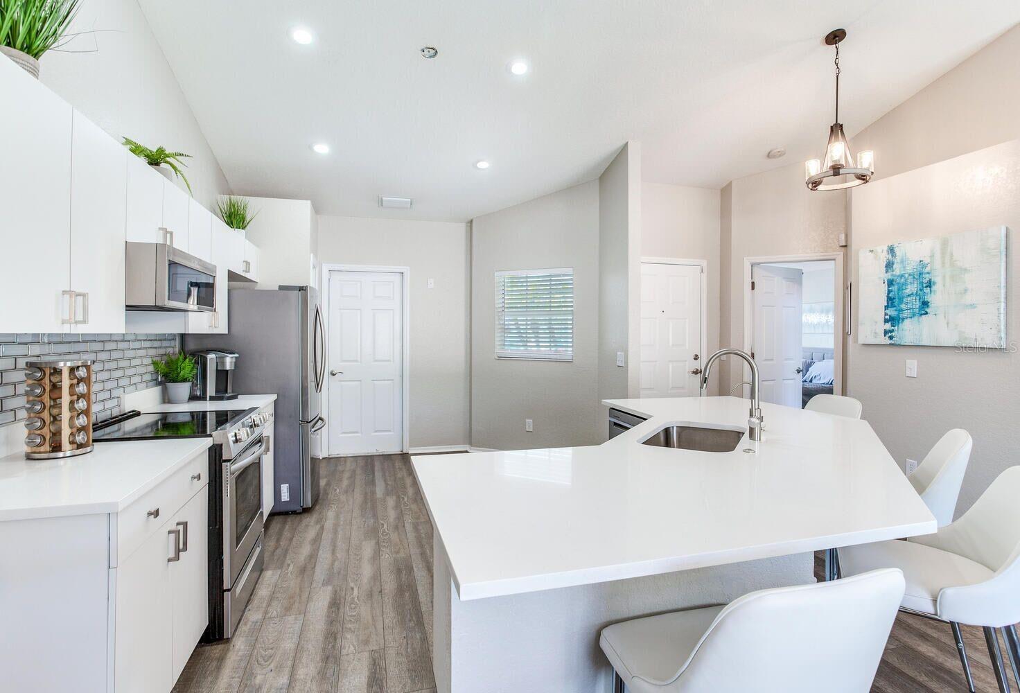 1126 VINETREE DRIVE