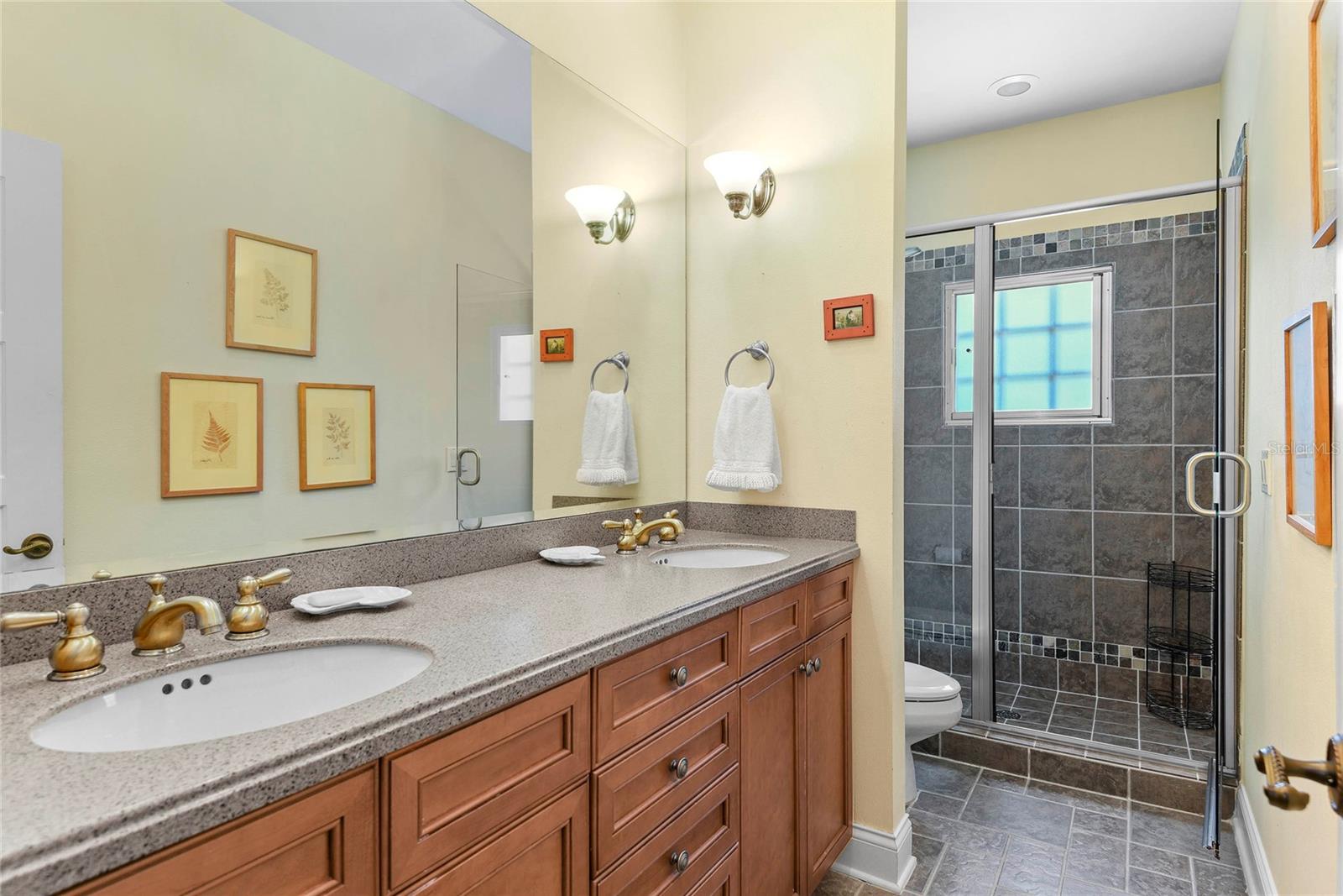 FOREST HILLS - Residential