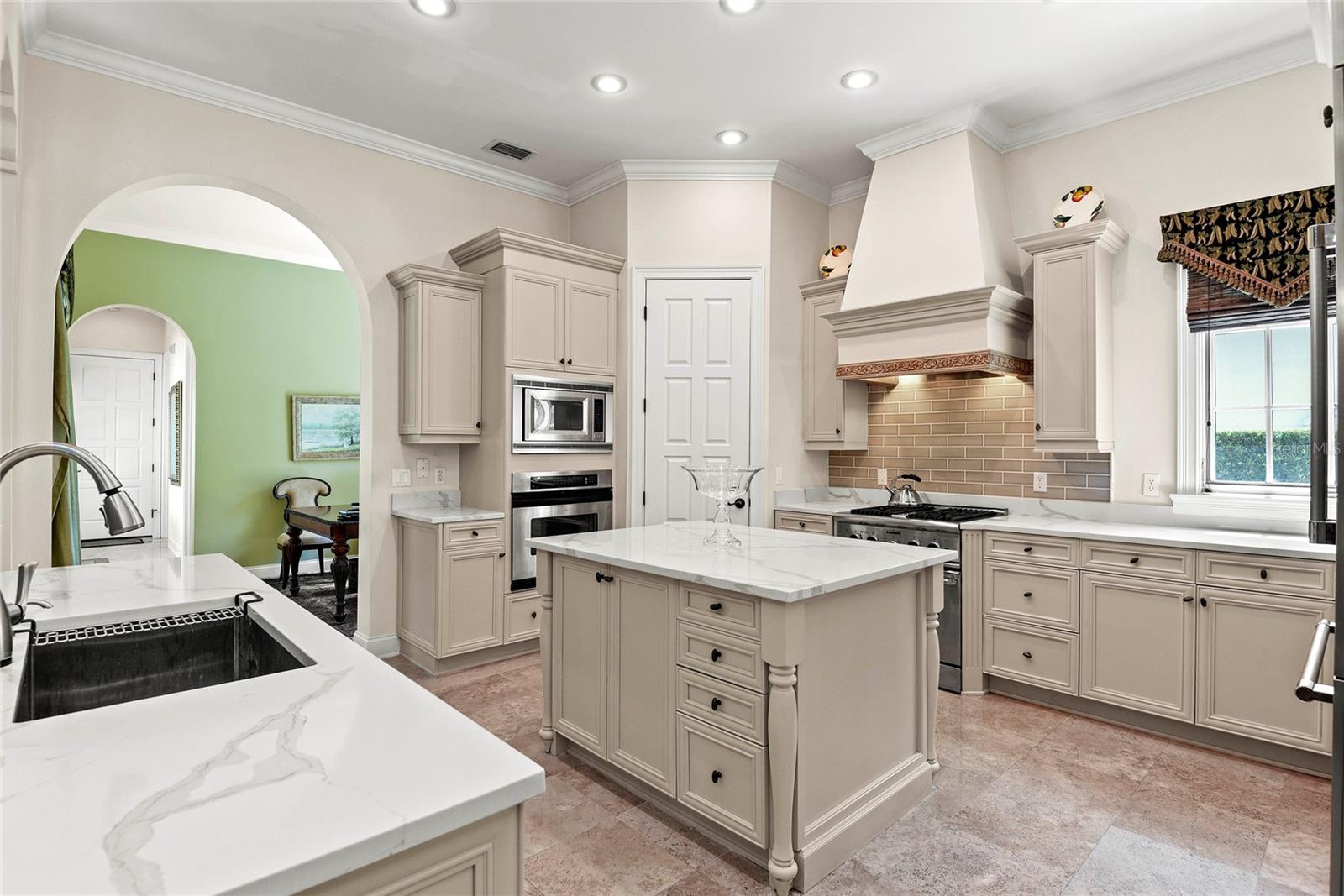 FOREST HILLS - Residential