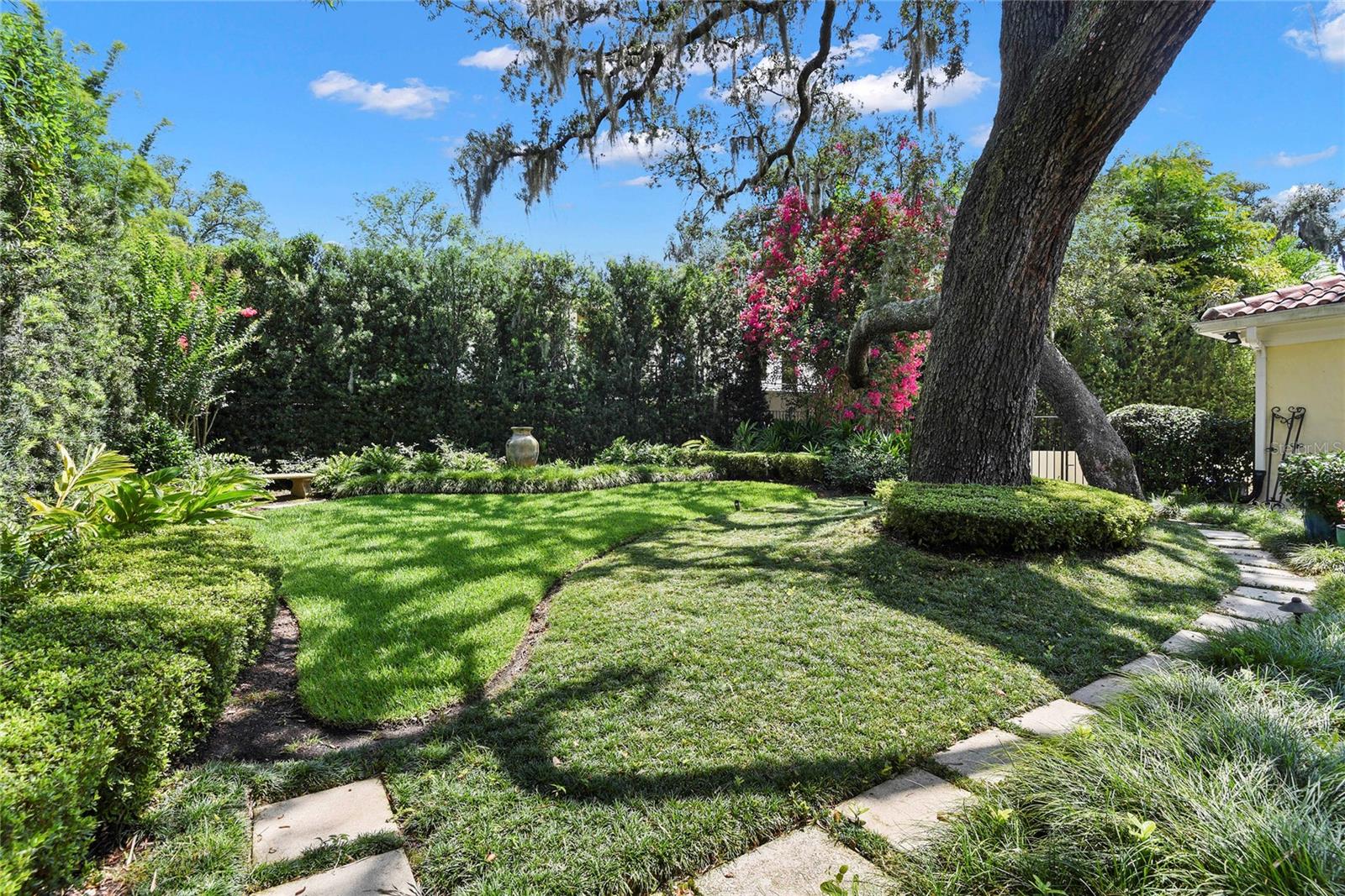 FOREST HILLS - Residential