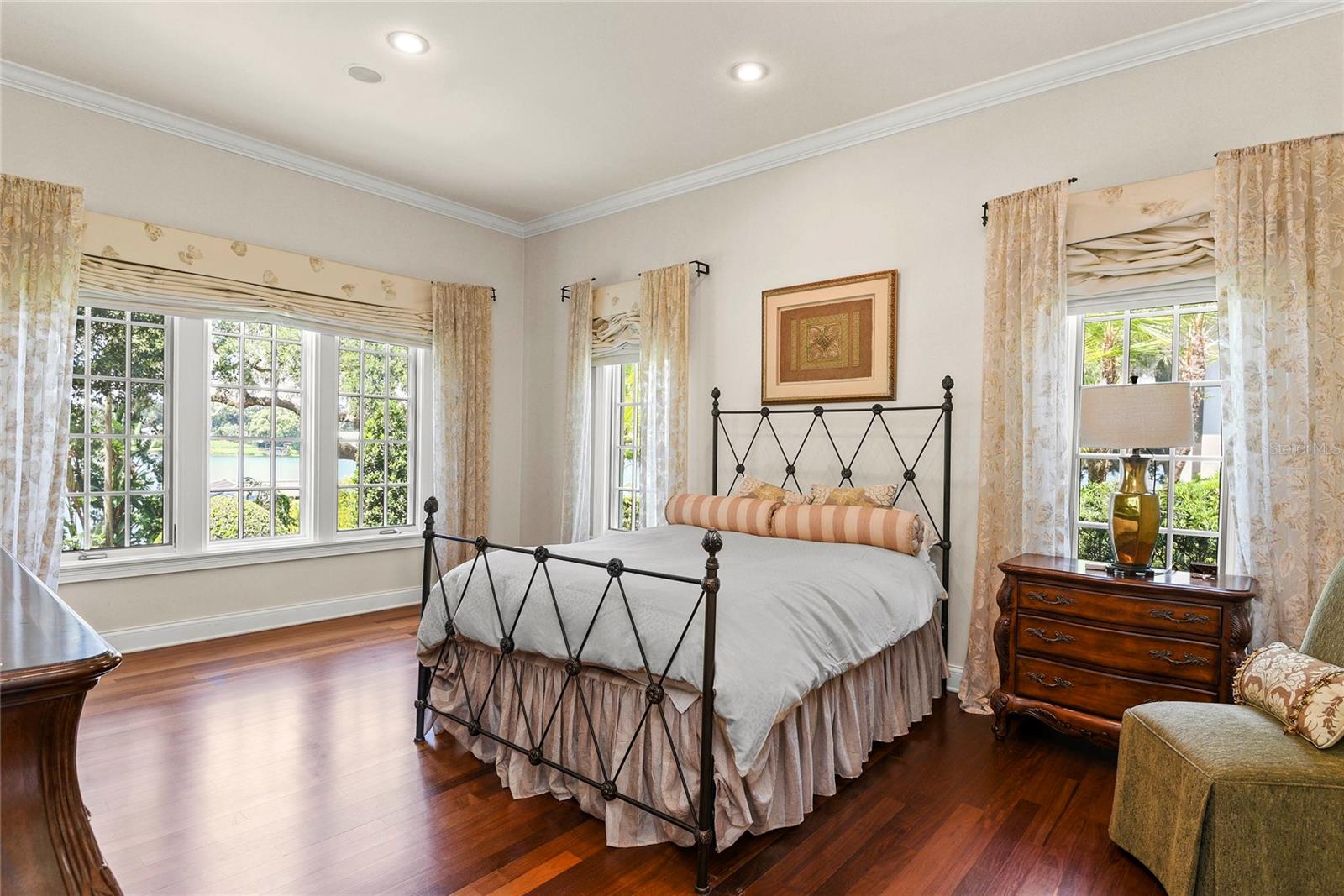 FOREST HILLS - Residential