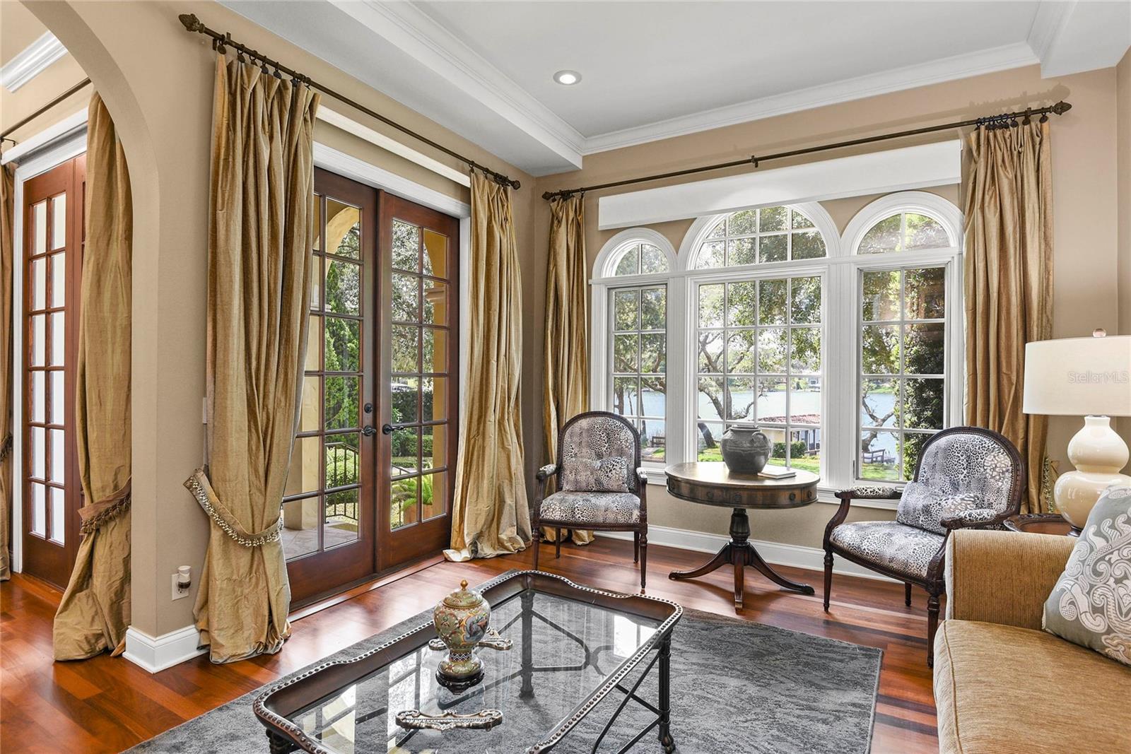 FOREST HILLS - Residential