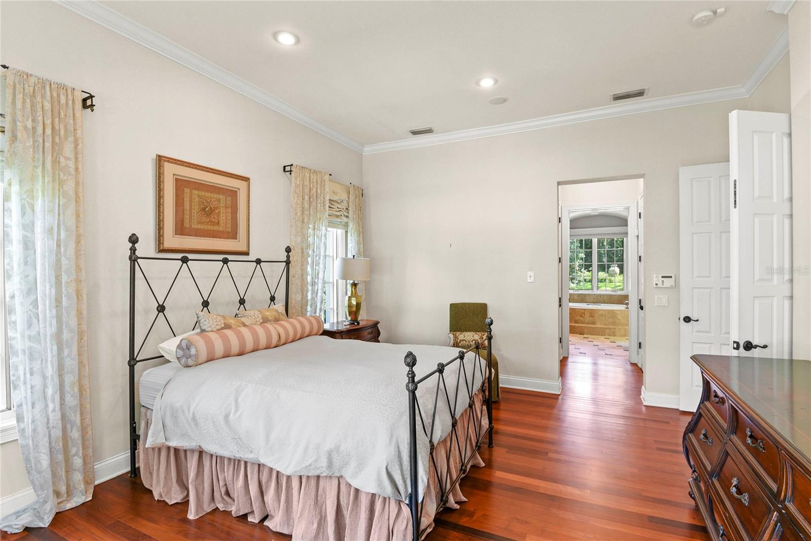 FOREST HILLS - Residential