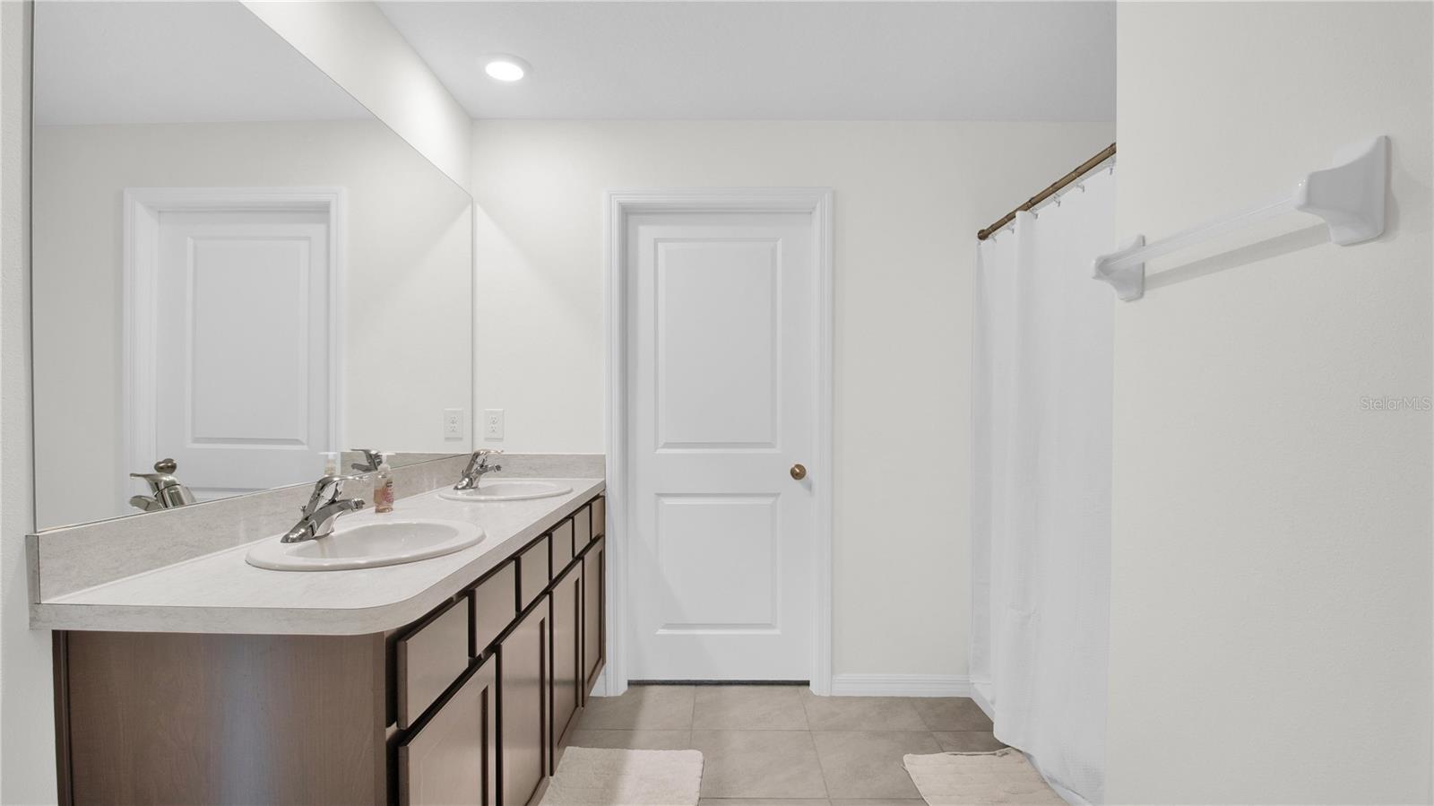 CREEK PRESERVE PH 1 6-8 - Residential Lease