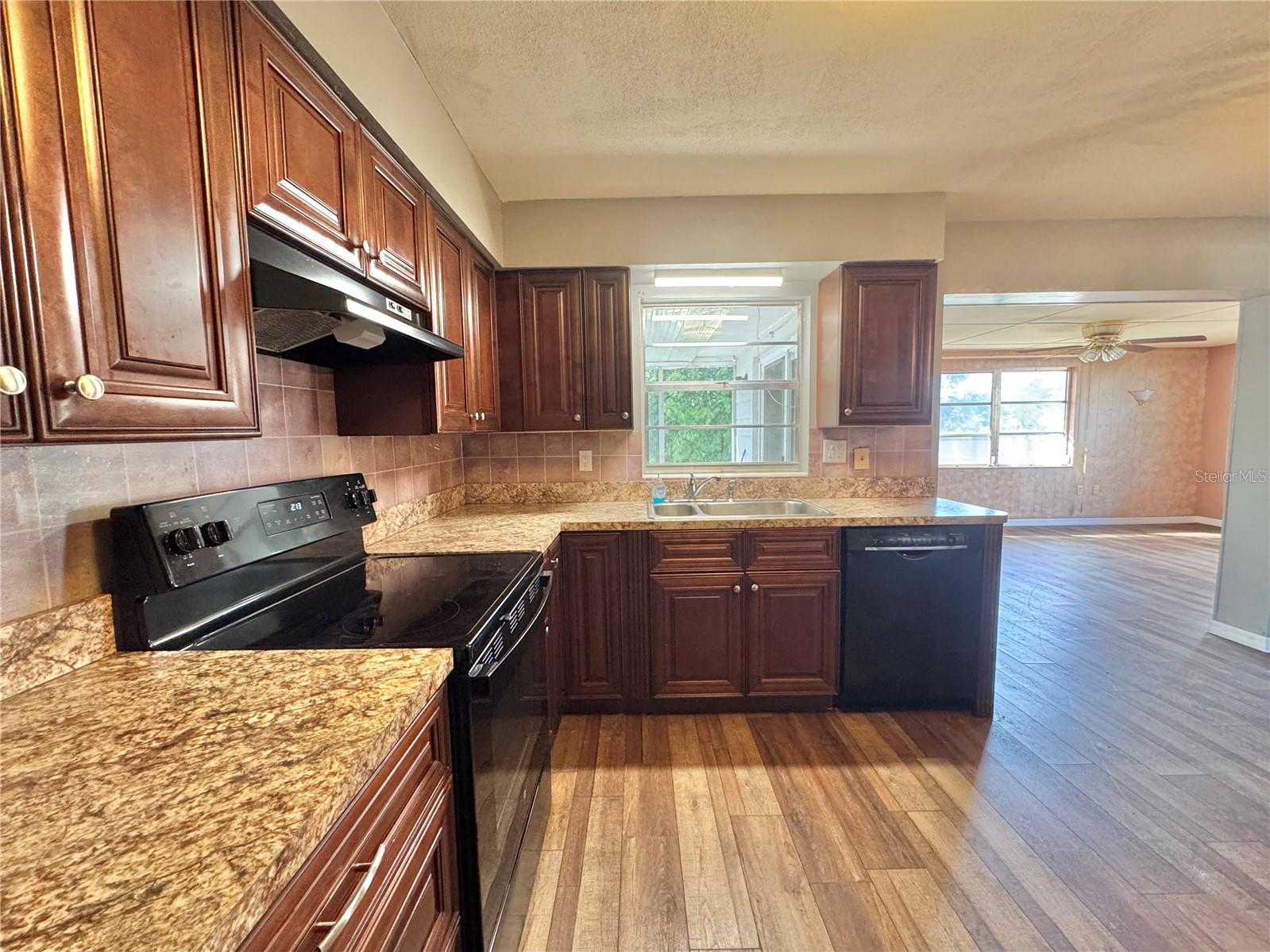 GARDEN GROVE - Residential