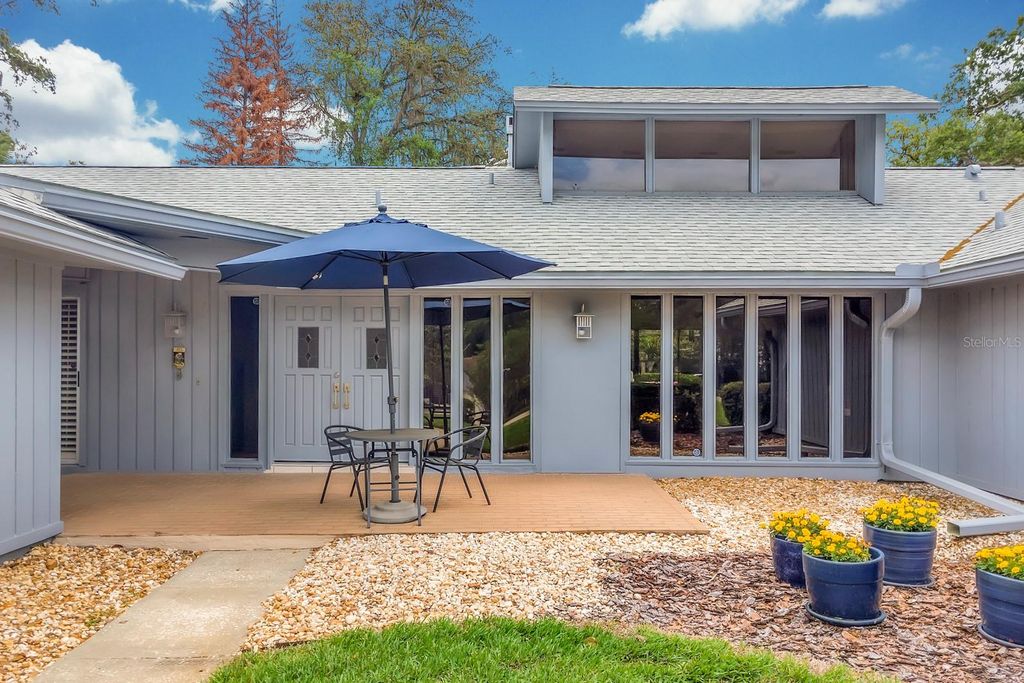 Photo of 318 Valley Drive, Longwood, FL 32779 (MLS # O6401622)