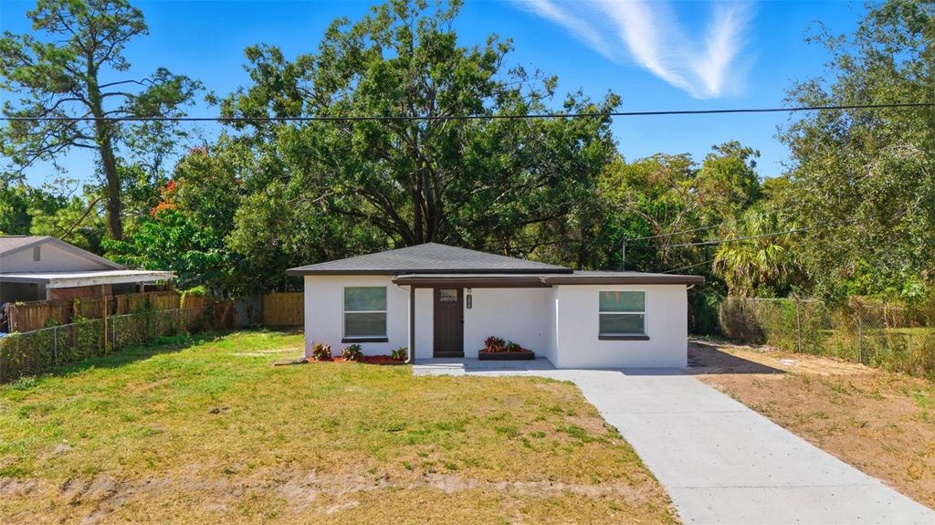 Photo of 8904 Tupelo Drive, Tampa, FL 33637 (MLS # TB8440265)