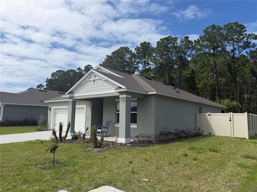 STUNNING  4 BEDROOM   2 BATHROOM AND A 2 CAR GARAGE in a lovely PLANTATION OAKS COMMUNITY - FOUNTAIN VIEW 1A-1C   .  VERY PRIVATE . BACKS TO A RESERVE NO HOUSES BEHIND YOU. PRICED TO SELL . CALL FOR YOUR SHOWINGS . EASY TO SHOW.COMUNITY AMENITIES . GATED COMUNITY.POOL,HOUSE AND FITNESS.AS YOUB STEP INTO THE HOUSE , YOU WILL IMMEDIATELY NOTICE THE ATTENTION TO DETAIL AND STUNNING FINISHES THROUGHOUT. KITCHEN BOAST BEAUTIFUL CABINETRY , QUARTS COUNTERTOPS  , STAINLESS STEEL APPLIANCES , MAKING A CHEF'S DREAM.