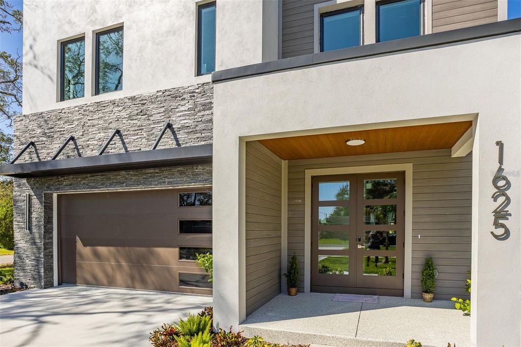 Photo of 1625 55th Street S, Gulfport, FL 33707 (MLS # TB8394448)