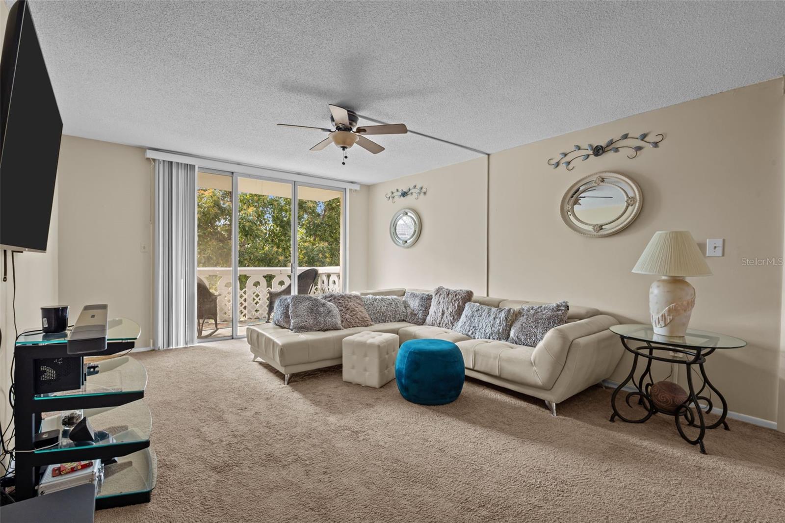 1009 PEARCE DRIVE 206