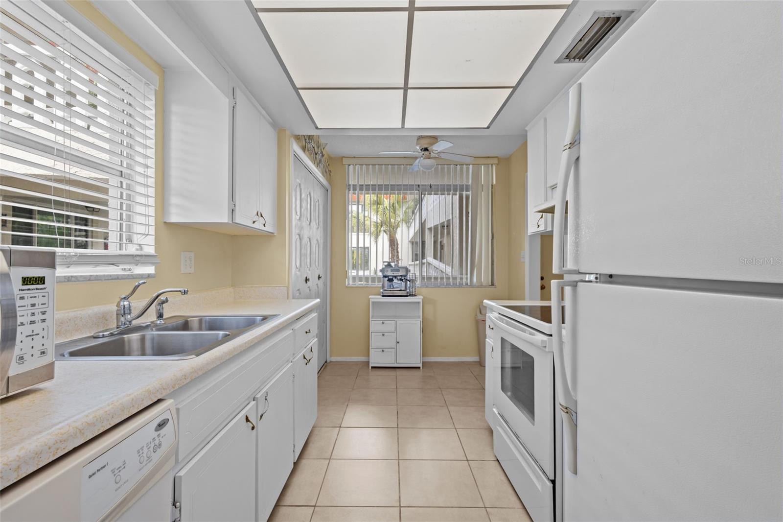 SEVILLE CONDO 3 - Residential