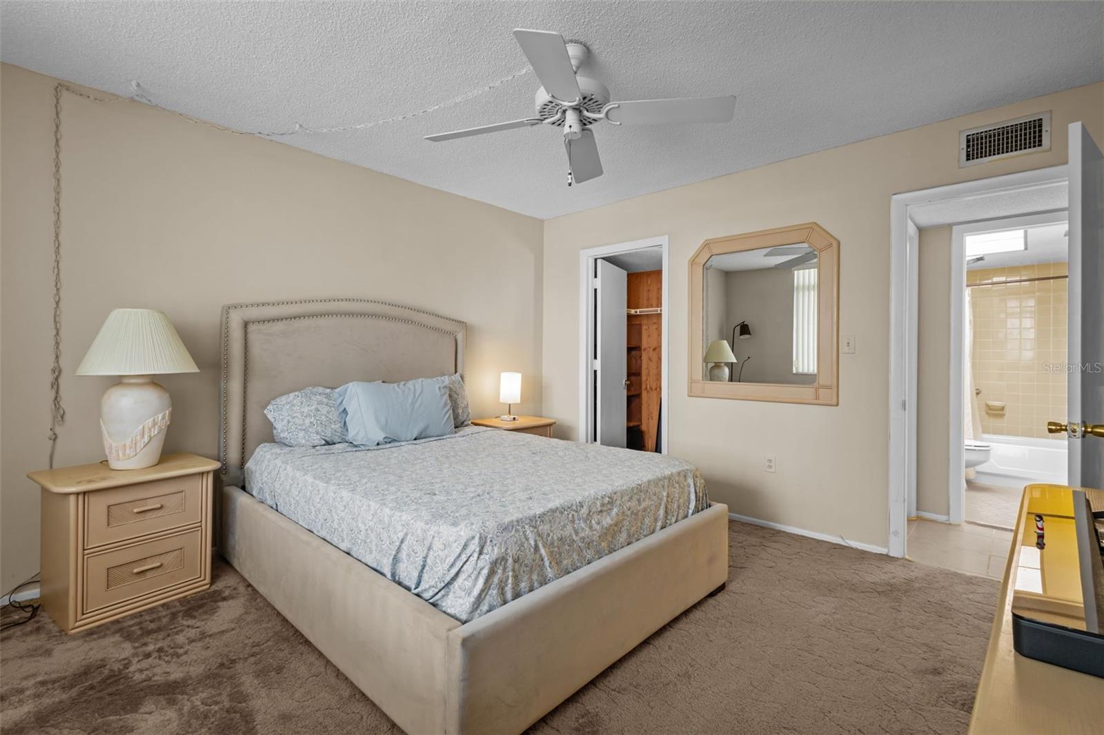 SEVILLE CONDO 3 - Residential