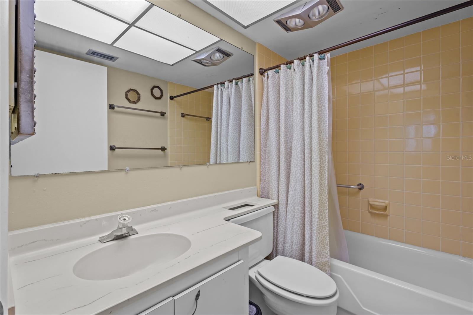 SEVILLE CONDO 3 - Residential