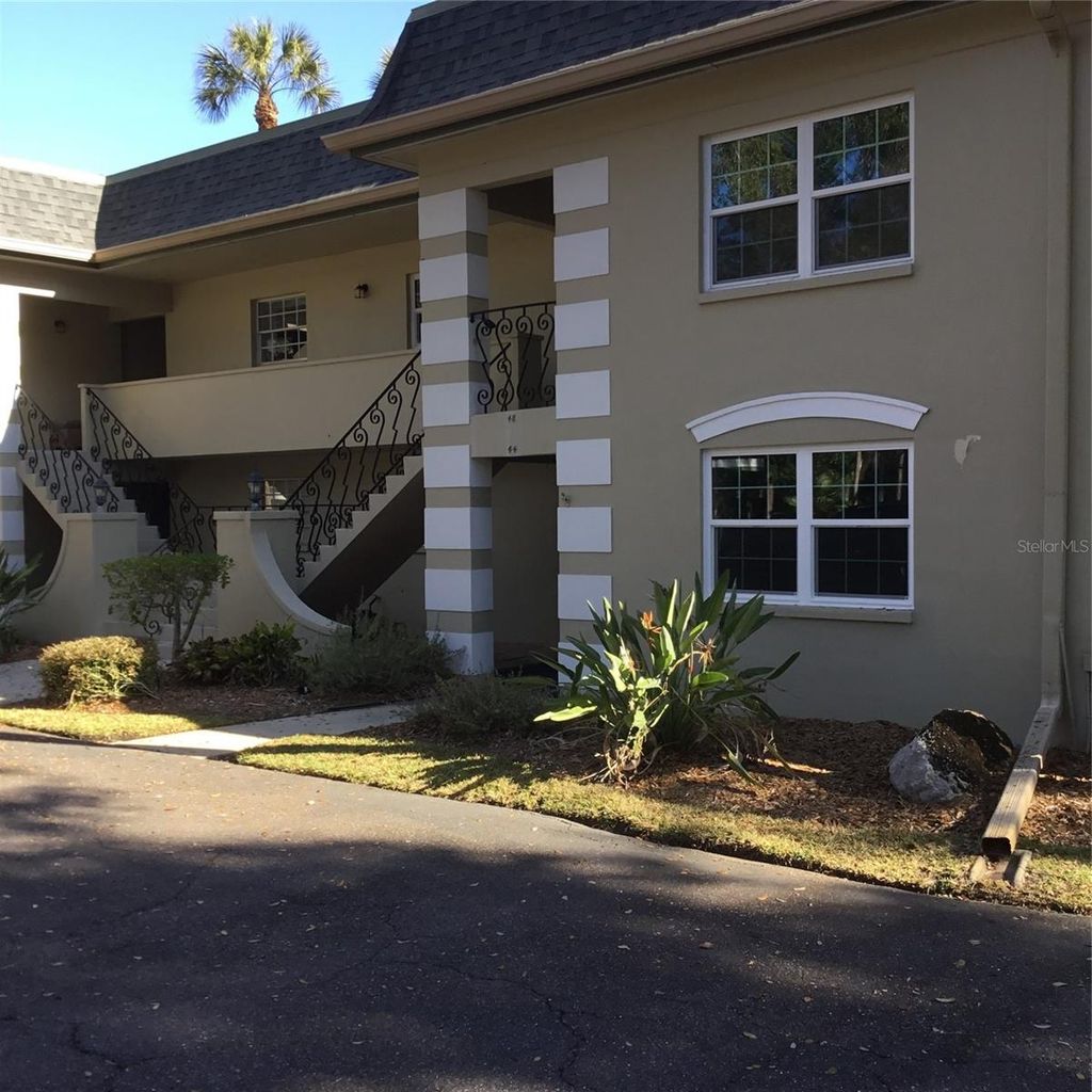 Photo of 48 Country Club Drive #48, Largo, FL 33771 (MLS # TB8481695)