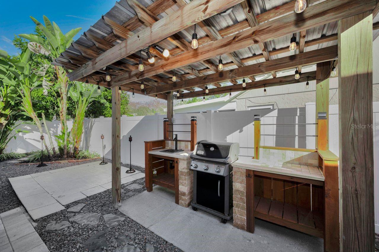 SUMMER LAKES - Residential